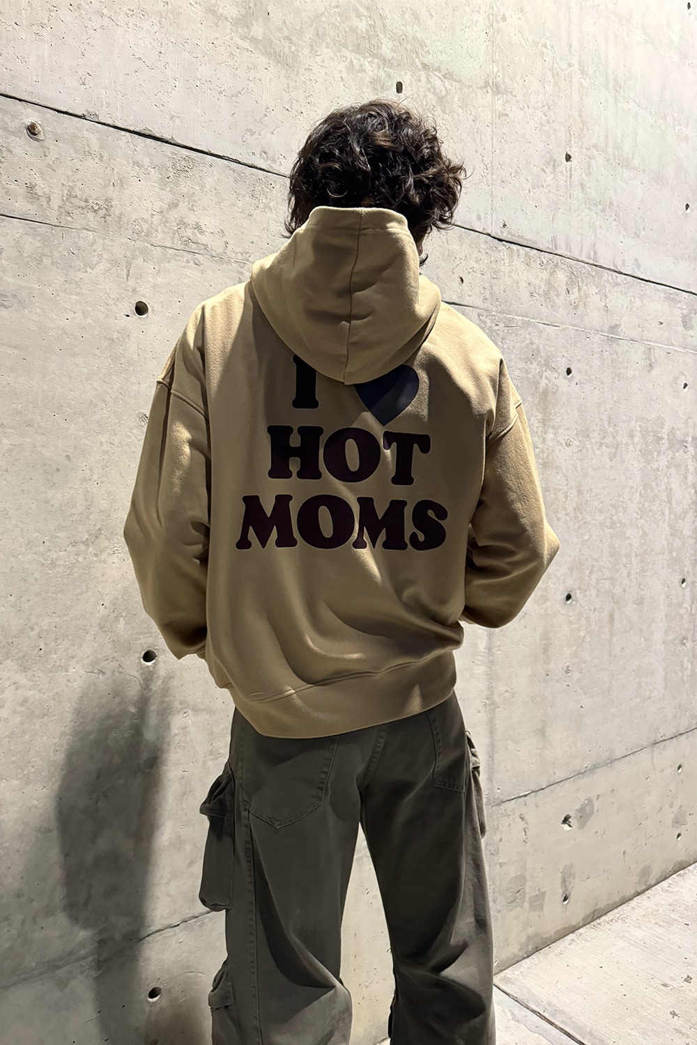 Hot Moms Hoodie Sand