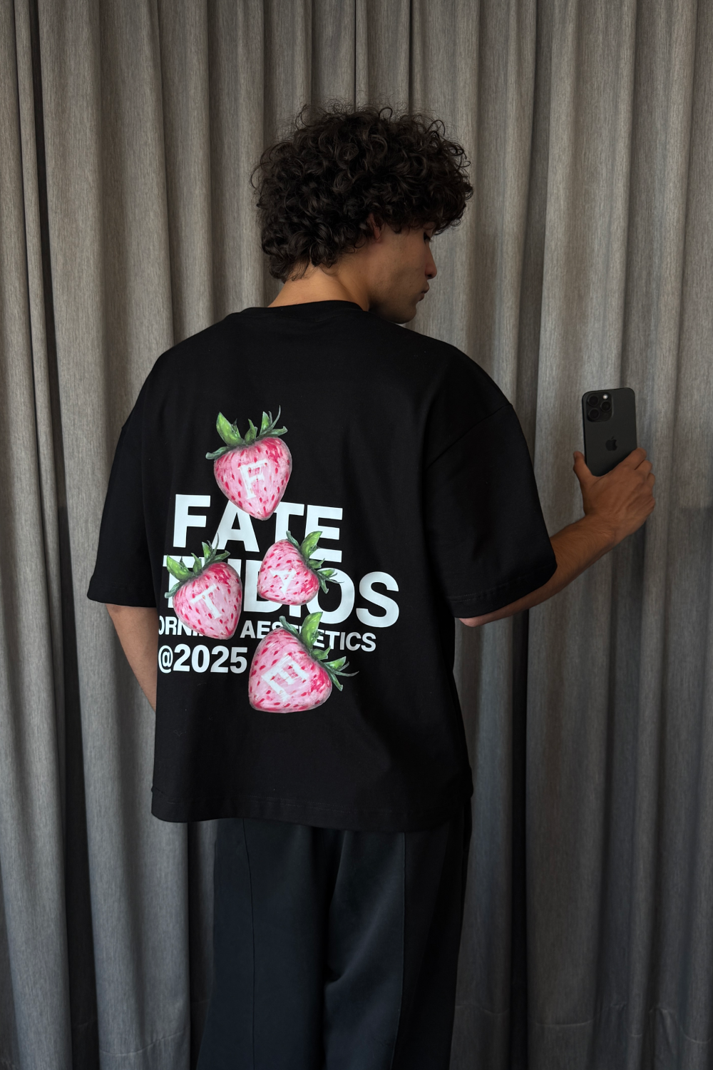 Strawberry Tee Black