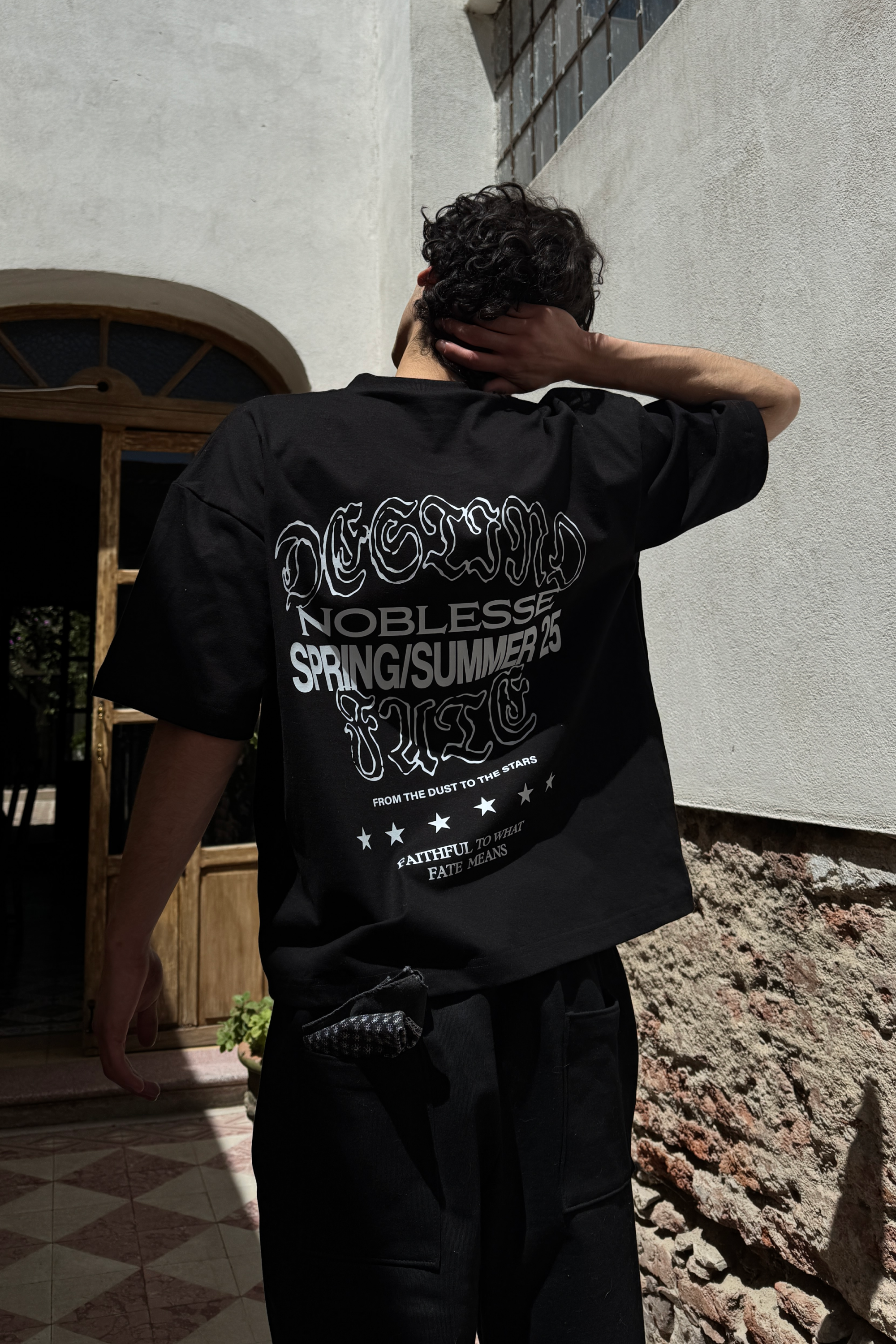 Noblesse Tee Black